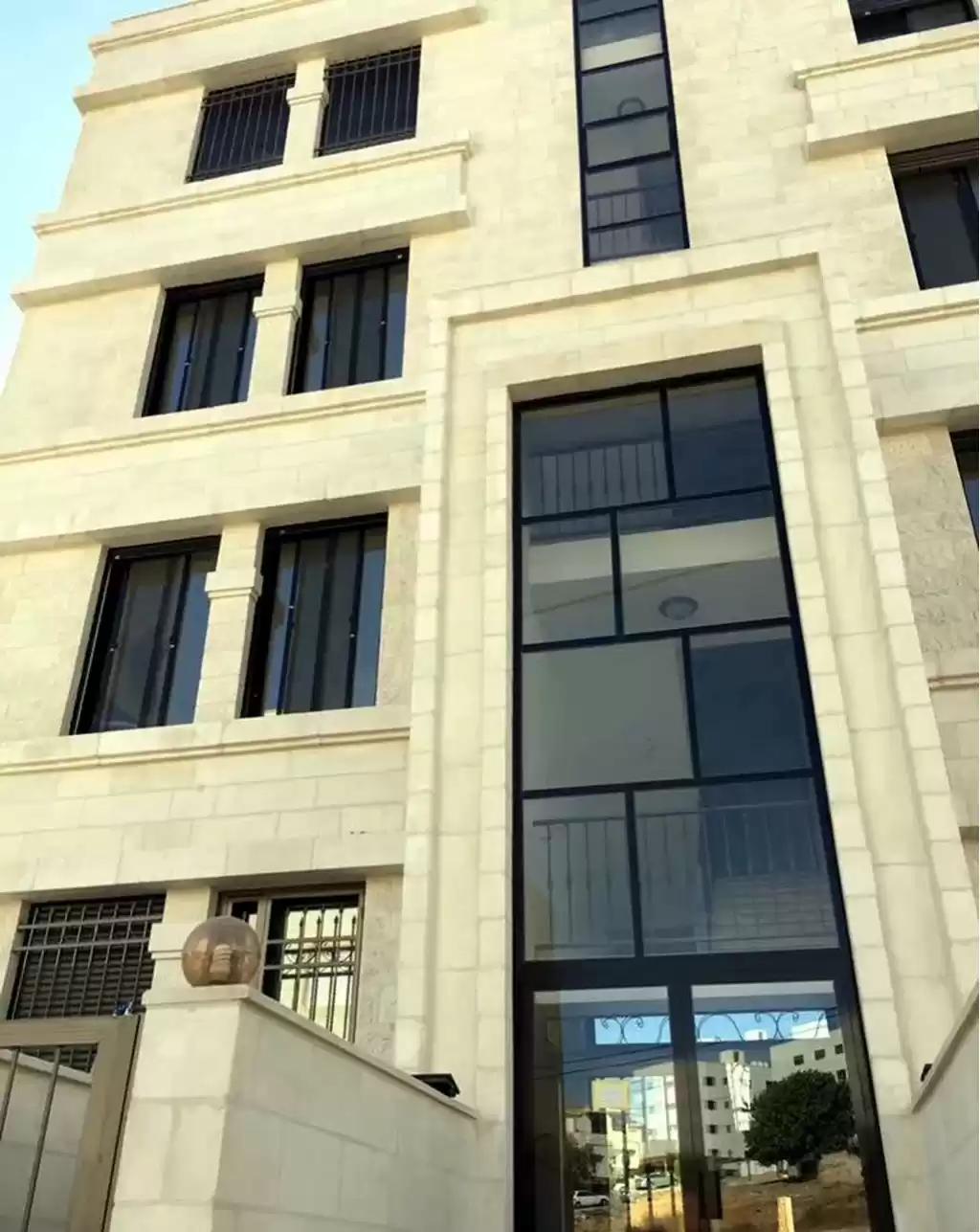 Жилой Готовая недвижимость 3 спальни Н/Ф Квартира  продается в Амман #25759 - 1  image 
