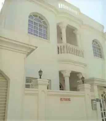 Wohn Klaar eigendom 3 Schlafzimmer U/F Alleinstehende Villa  zu vermieten in Al-Manama #25781 - 1  image 