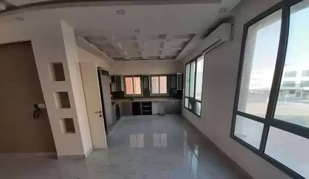Residential Ready Property 3 Bedrooms U/F Apartment  for rent in Al-Manamah #25782 - 1  image 