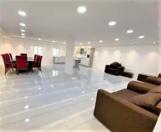 Residencial Listo Propiedad 4 + habitaciones de servicio S / F Villa Standerlone  alquiler en Al Manamah #25791 - 1  image 