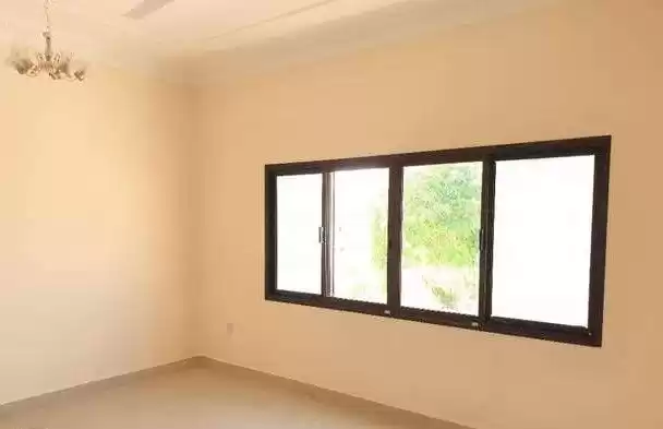 Residential Ready Property 2 Bedrooms U/F Apartment  for rent in Al-Manamah #25827 - 1  image 