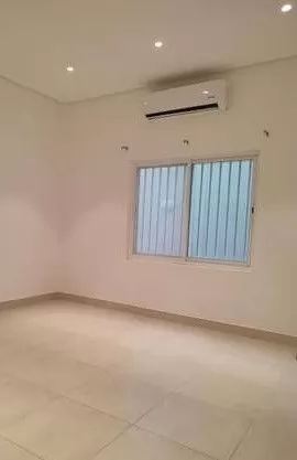 Residential Ready Property 2 Bedrooms U/F Apartment  for rent in Riffa , Southern-Governorate #25881 - 1  image 