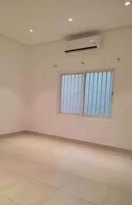Residential Ready Property 2 Bedrooms U/F Apartment  for rent in Al-Manamah #25881 - 1  image 