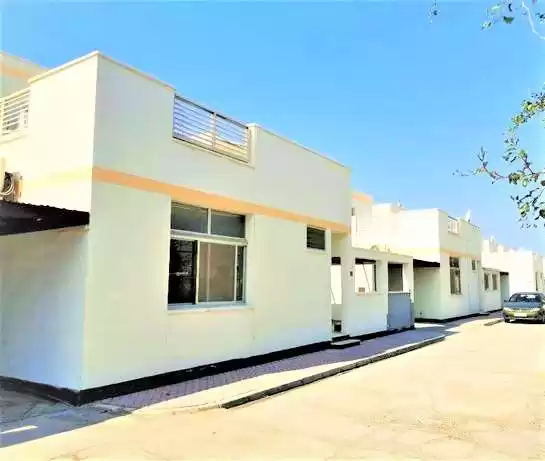 Жилой Готовая недвижимость 4+комнаты для горничных Н/Ф Вилла в комплексе  в аренду в Аль-Манама #25904 - 1  image 