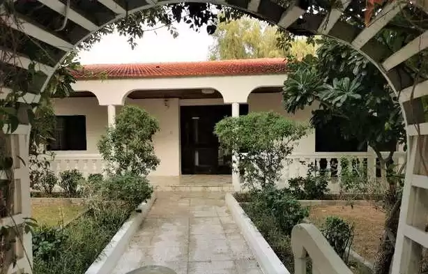 مسکونی املاک آماده 3+ اتاق خواب خدمتکار S/F ویلا در مجتمع  برای اجاره که در المنامه #25928 - 1  image 