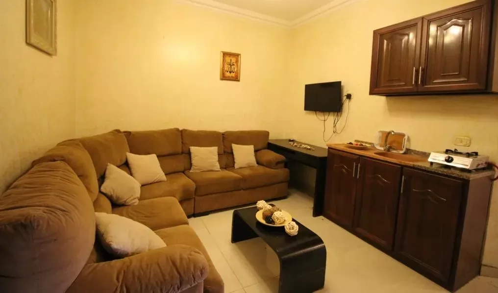 yerleşim Hazır Mülk 2 yatak odası F/F Apartman  kiralık içinde Amman #25957 - 1  image 