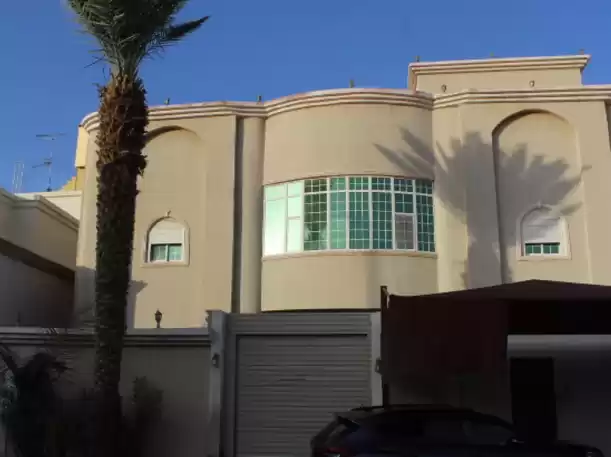 Residential Ready Property 7+ Bedrooms U/F Standalone Villa  for sale in Riyadh #25977 - 1  image 