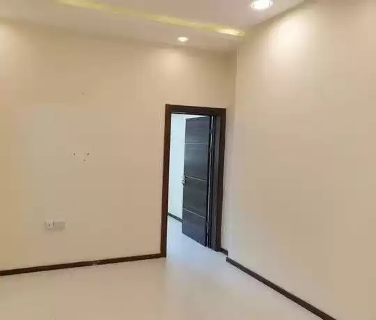 Residential Ready Property 1 Bedroom U/F Apartment  for rent in Al-Manamah #25995 - 1  image 