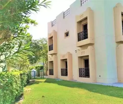 Residencial Listo Propiedad 4 + habitaciones de servicio U / F Villa en Compound  alquiler en Al Manamah #26027 - 1  image 