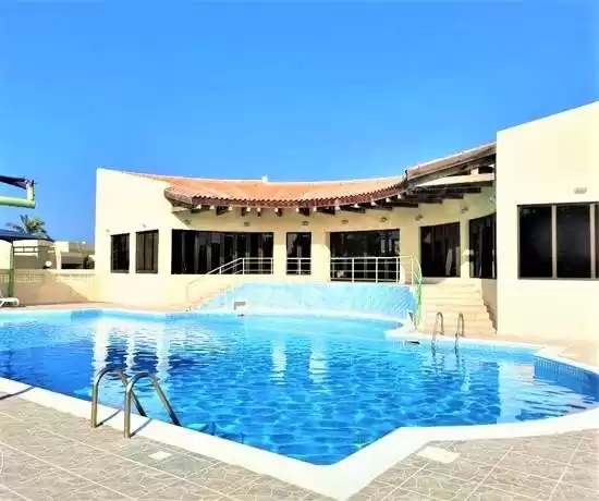 Жилой Готовая недвижимость 4+комнаты для горничных Н/Ф Вилла в комплексе  в аренду в Аль-Манама #26028 - 1  image 