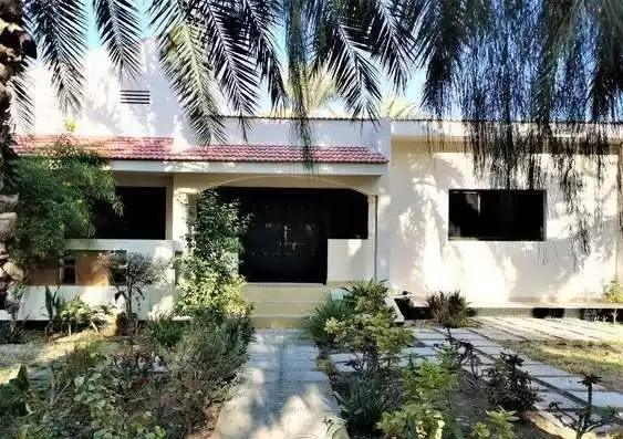 Résidentiel Propriété prête 4 + femme de chambre U / f Villa à Compound  a louer au Al-Manamah #26030 - 1  image 