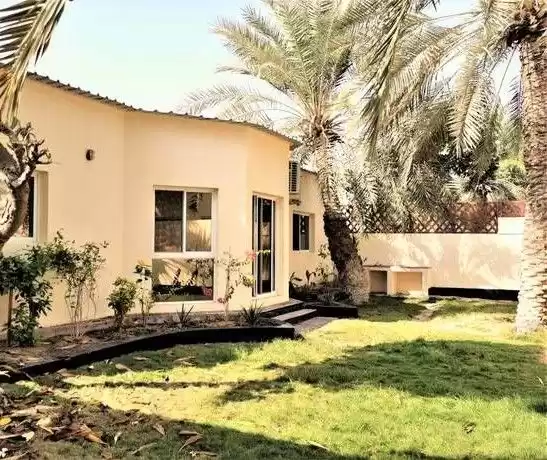 Wohn Klaar eigendom 3 + Magd Schlafzimmer S/F Villa in Verbindung  zu vermieten in Al-Manama #26032 - 1  image 