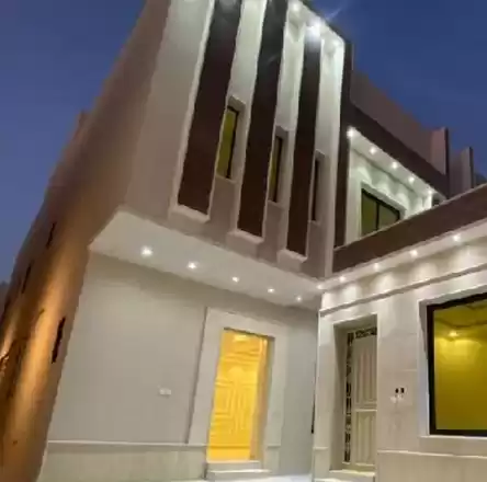 yerleşim Hazır Mülk 4 Yatak Odası U/F Müstakil Villa  satılık içinde Riyad #26062 - 1  image 