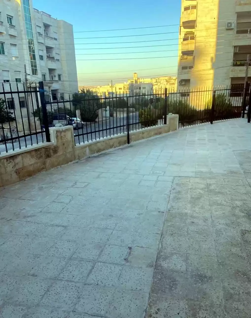 Wohn Klaar eigendom 3 Schlafzimmer F/F Wohnung  zu vermieten in Amman #26102 - 1  image 