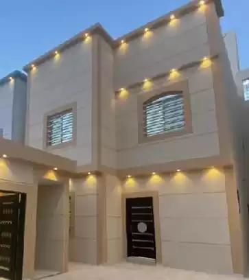 yerleşim Hazır Mülk 4+hizmetçi Yatak Odası U/F Müstakil Villa  satılık içinde Riyad #26153 - 1  image 