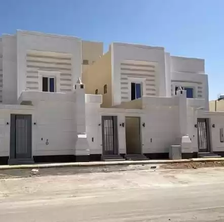 Wohn Klaar eigendom 4 + Zimmermädchen U/F Alleinstehende Villa  zu verkaufen in Riad #26154 - 1  image 