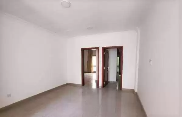 Residential Ready Property 4+maid Bedrooms F/F Villa in Compound  for rent in Al-Manamah #26161 - 1  image 