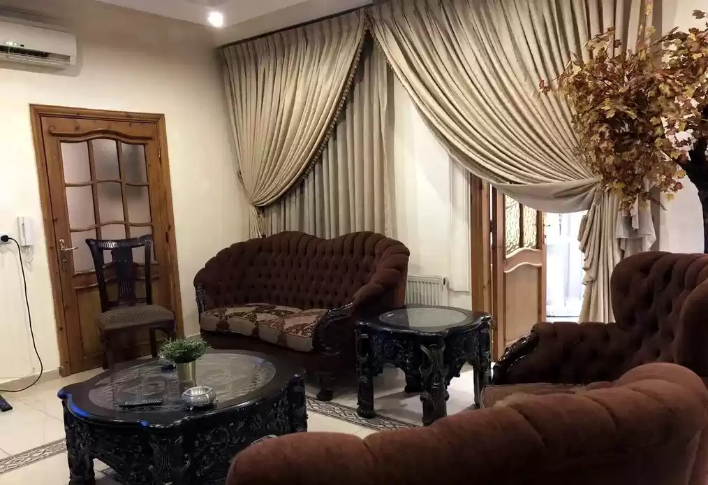 سكني عقار جاهز 3 غرف  مفروش شقة  للإيجار في عمان #26177 - 1  صورة 