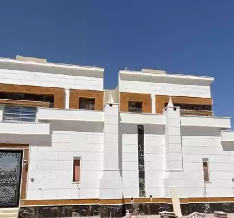 yerleşim Hazır Mülk 4+hizmetçi Yatak Odası U/F Müstakil Villa  satılık içinde Riyad #26206 - 1  image 