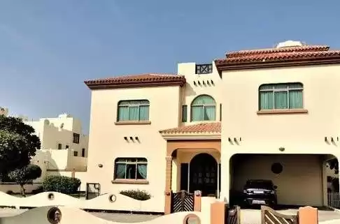 Wohn Klaar eigendom 5 + Zimmermädchen U/F Villa in Verbindung  zu vermieten in Al-Manama #26226 - 1  image 
