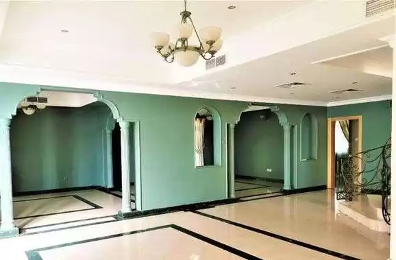 Wohn Klaar eigendom 5 + Zimmermädchen U/F Villa in Verbindung  zu vermieten in Al-Manama #26232 - 1  image 