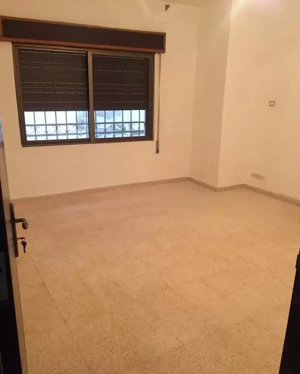 Wohn Klaar eigendom 1 Schlafzimmer U/F Wohnung  zu vermieten in Amman #26239 - 1  image 