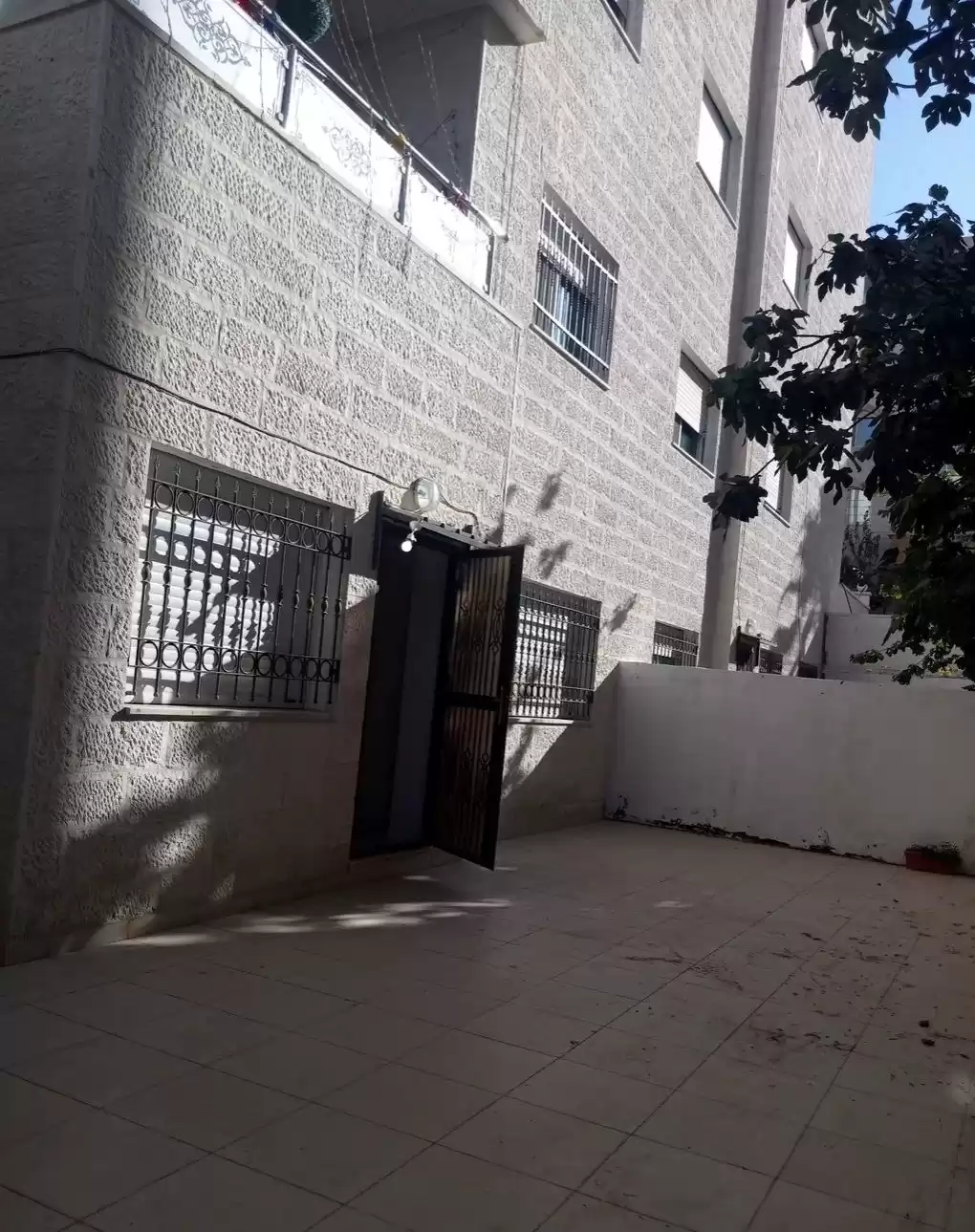 Wohn Klaar eigendom 3 Schlafzimmer F/F Wohnung  zu vermieten in Amman #26241 - 1  image 