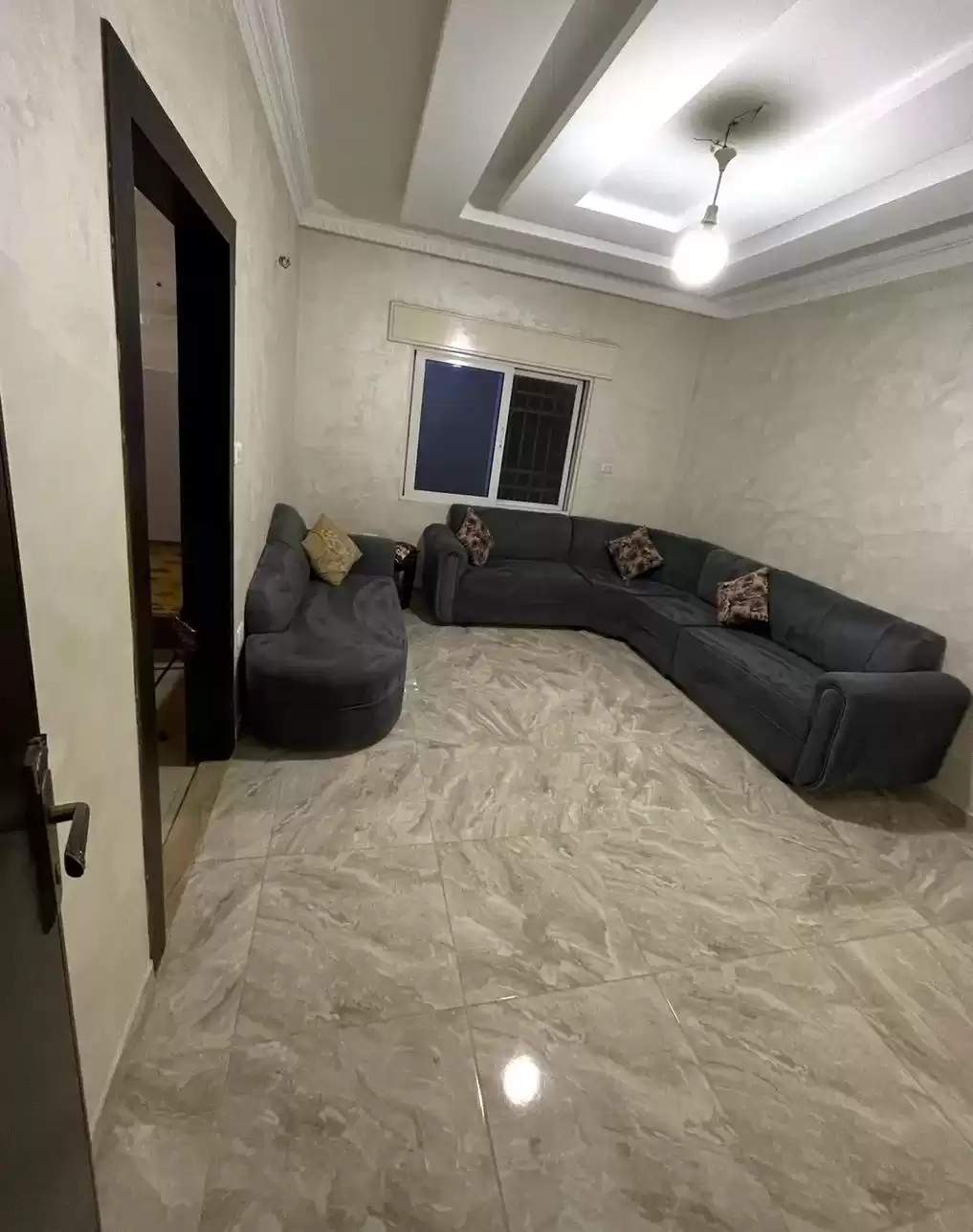 سكني عقار جاهز 3 غرف  مفروش شقة  للإيجار في عمان #26283 - 1  صورة 
