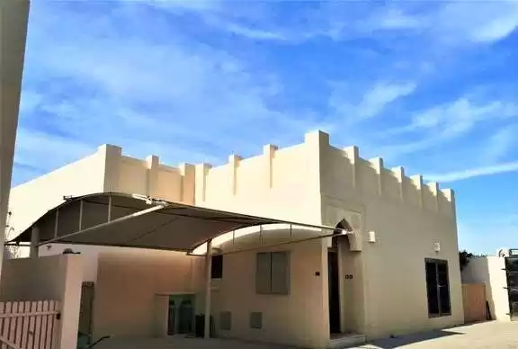 yerleşim Hazır Mülk 3+hizmetçi Yatak Odası U/F Site İçinde Villa  kiralık içinde Al-Manamah #26310 - 1  image 
