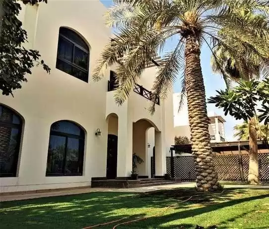 Residential Ready Property 4+maid Bedrooms U/F Villa in Compound  for rent in Al-Manamah #26325 - 1  image 