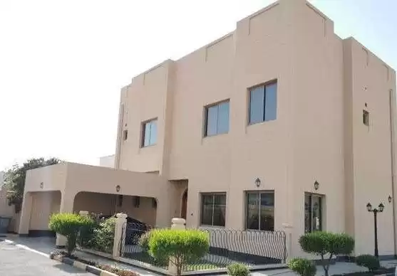 Residencial Listo Propiedad 4 + habitaciones de servicio U / F Villa en Compound  alquiler en Al Manamah #26329 - 1  image 