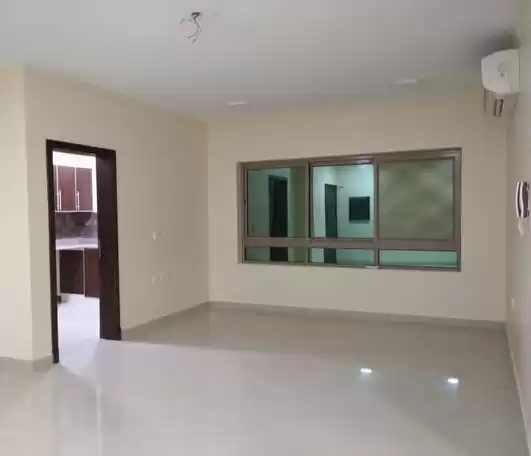 Wohn Klaar eigendom 1 Schlafzimmer U/F Wohnung  zu vermieten in Al-Manama #26369 - 1  image 