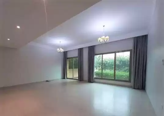 مسکونی املاک آماده 4+ اتاق خواب خدمتکار U/F ویلا در مجتمع  برای اجاره که در المنامه #26375 - 1  image 