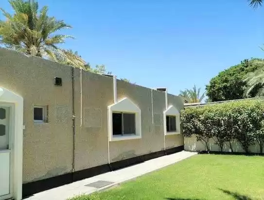 Жилой Готовая недвижимость 3+комнаты для горничных Н/Ф Вилла в комплексе  в аренду в Аль-Манама #26401 - 1  image 