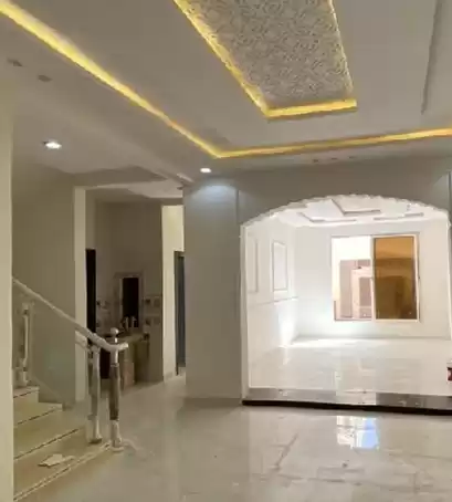 yerleşim Hazır Mülk 4+hizmetçi Yatak Odası U/F Müstakil Villa  satılık içinde Riyad #26417 - 1  image 