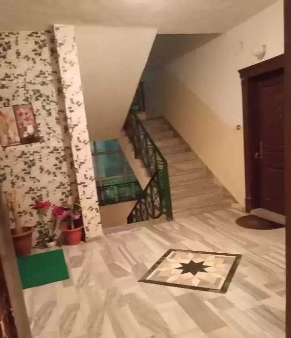 Жилой Готовая недвижимость 2 спальни Н/Ф Квартира  продается в Амман #26423 - 1  image 