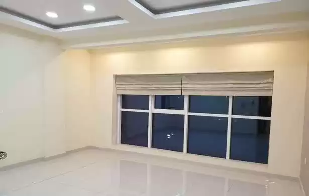 Wohn Klaar eigendom 2 Schlafzimmer F/F Wohnung  zu vermieten in Al-Manama #26428 - 1  image 