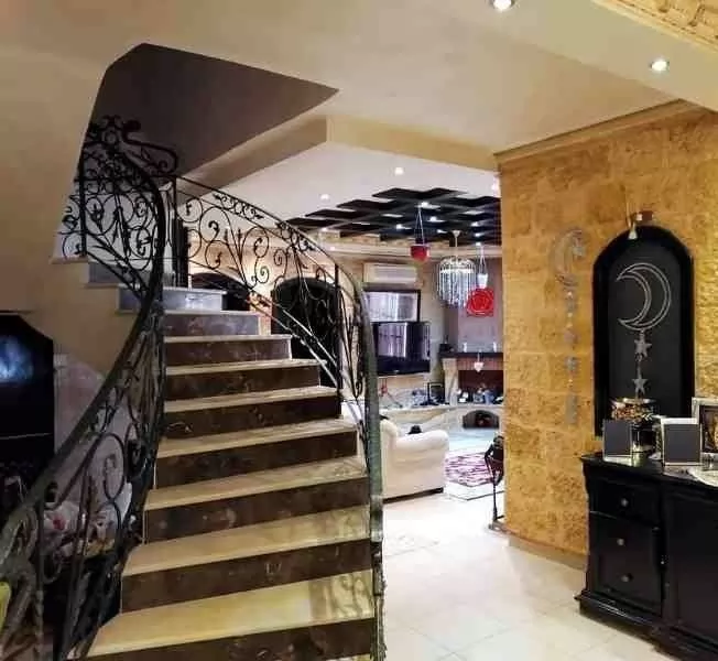 Жилой Готовая недвижимость 4 спальни Н/Ф Дуплекс  продается в Амман #26558 - 1  image 
