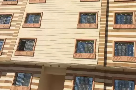 Résidentiel Propriété prête 4 chambres U / f Appartement  à vendre au Riyad #26568 - 1  image 