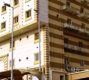 Residencial Listo Propiedad 5 + habitaciones de servicio F / F Apartamento  venta en Riad #26569 - 1  image 