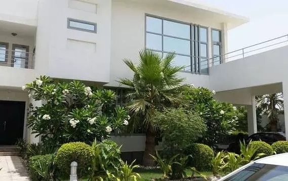 Residencial Listo Propiedad 4 + habitaciones de servicio U / F Villa Standerlone  alquiler en Al Manamah #26592 - 1  image 