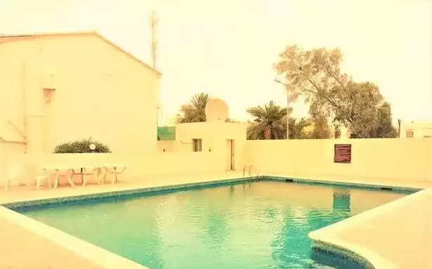 Residencial Listo Propiedad 4 + habitaciones de servicio U / F Villa en Compound  alquiler en Al Manamah #26609 - 1  image 