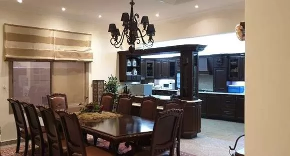 yerleşim Hazır Mülk 5+hizmetçi Yatak Odası F/F Müstakil Villa  kiralık içinde Al-Manamah #26623 - 1  image 