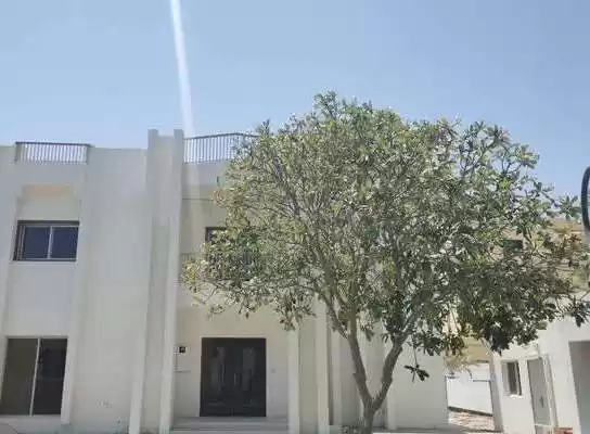 Residential Ready Property 4+maid Bedrooms U/F Villa in Compound  for rent in Al-Manamah #26630 - 1  image 