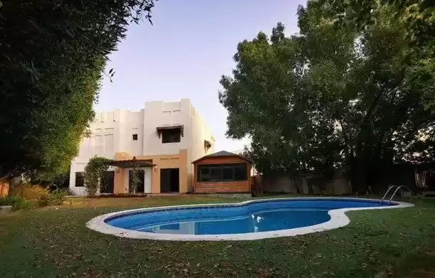 yerleşim Hazır Mülk 5+hizmetçi Yatak Odası U/F Site İçinde Villa  kiralık içinde Al-Manamah #26632 - 1  image 