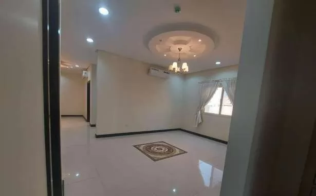 Résidentiel Propriété prête 2 + femme de chambre U / f Villa à Compound  a louer au Al-Manamah #26649 - 1  image 