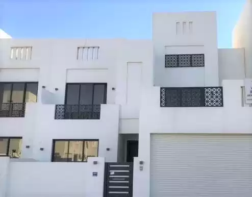 Residencial Listo Propiedad 5 + habitaciones de servicio F / F Villa Standerlone  alquiler en Al Manamah #26682 - 1  image 