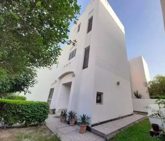 Résidentiel Propriété prête 5 + femme de chambre U / f Villa autonome  a louer au Al-Manamah #26685 - 1  image 