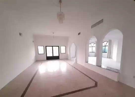 Жилой Готовая недвижимость 4+комнаты для горничных Н/Ф Вилла в комплексе  в аренду в Аль-Манама #26695 - 1  image 
