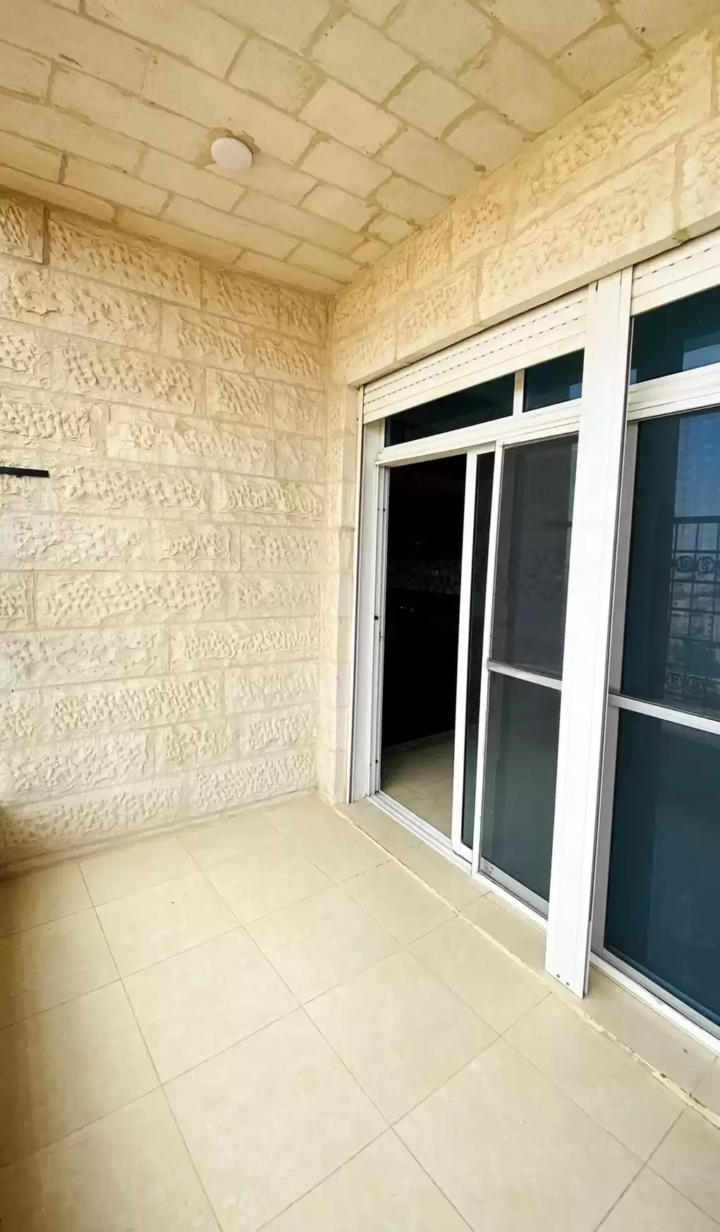 سكني عقار جاهز 2 غرف  غير مفروش شقة  للبيع في عمان #26699 - 1  صورة 